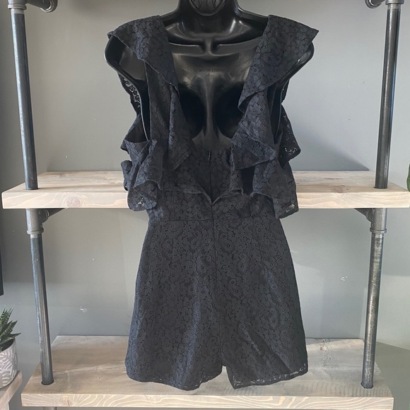 NWT Lovers and Friends Abella Lace Romper - Picture 6 of 9